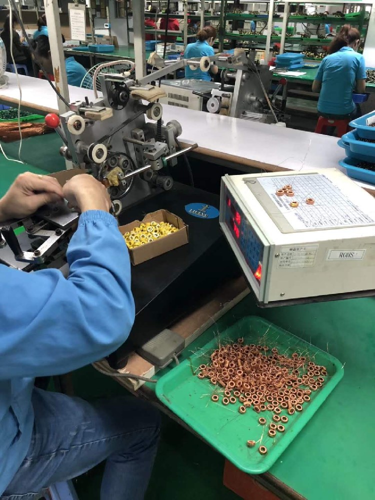 磁環(huán)拉線機(jī)